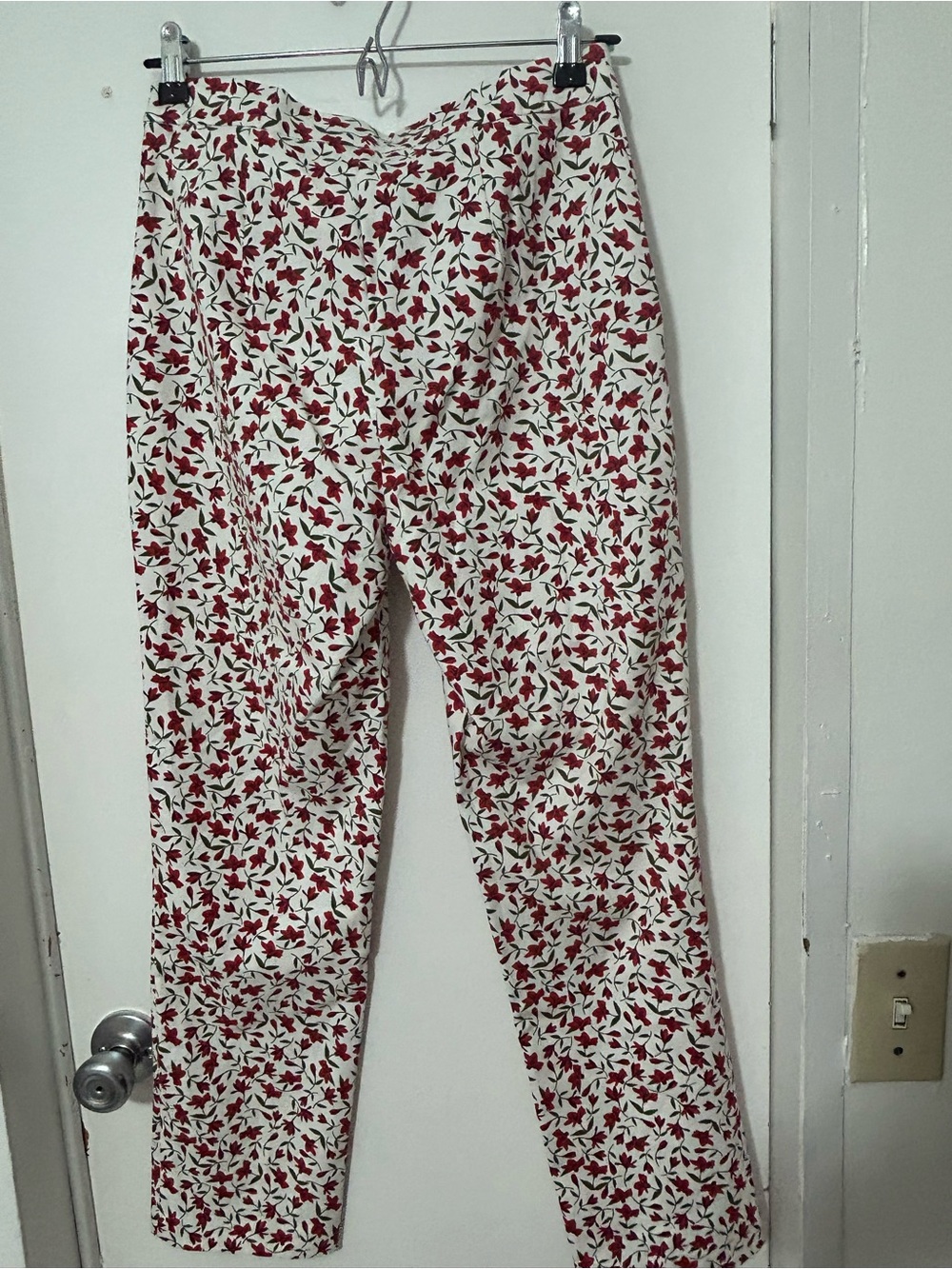 Rachel Zoe Cream Cropped Pants with Red Floral Print - Picture 3 of 4